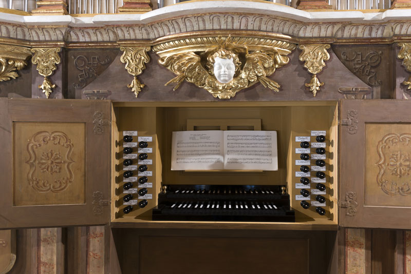 geöffneter Spielschrank